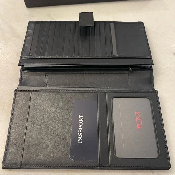 NWOT Tumi Modernist Black Leather Ultimate Travel Organizer Passport Wallet HTF - Picture 4 of 9